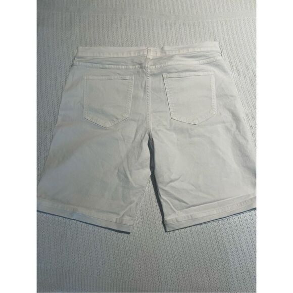 Gap Bermuda Shorts (SZ 33) - Picture 4 of 4